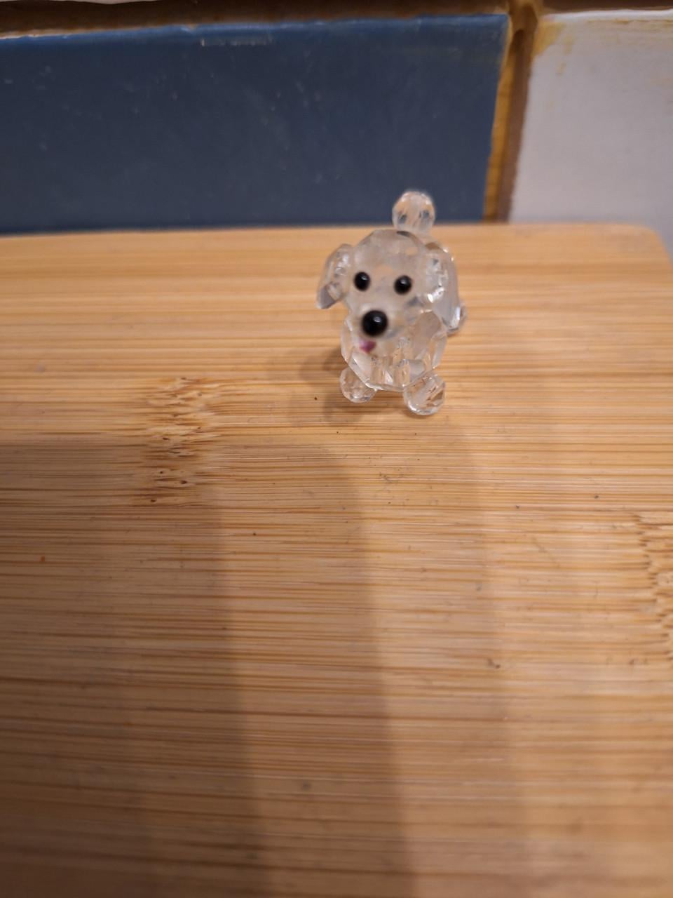 Miniatuur glas hond