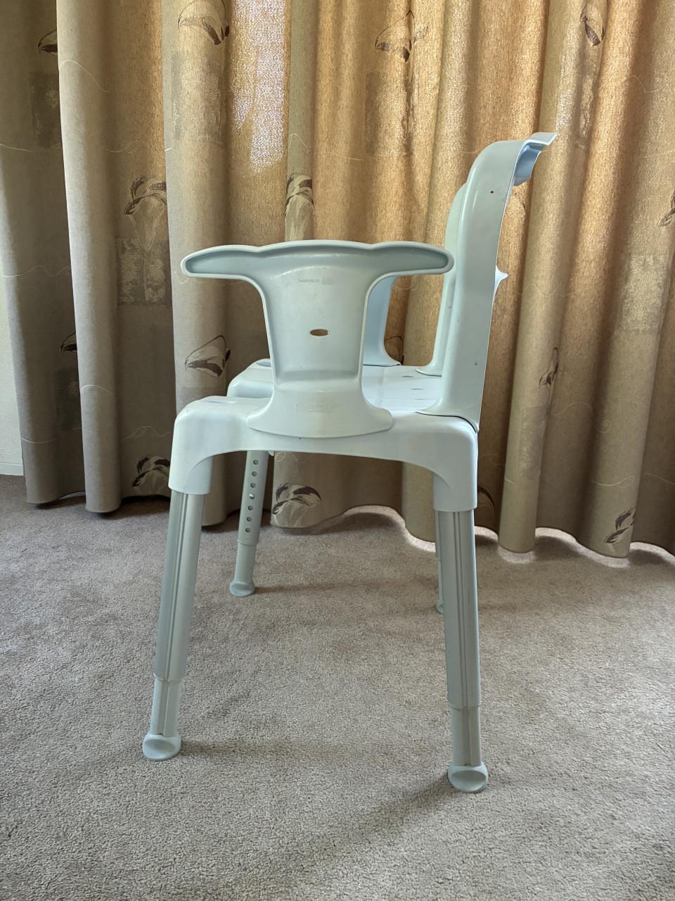 Te koop: douchestoel