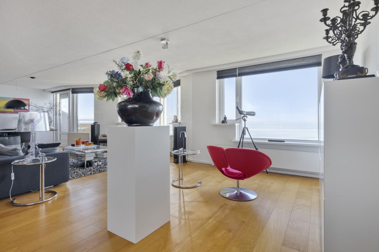 Appartement met zeezicht, 9e verdieping