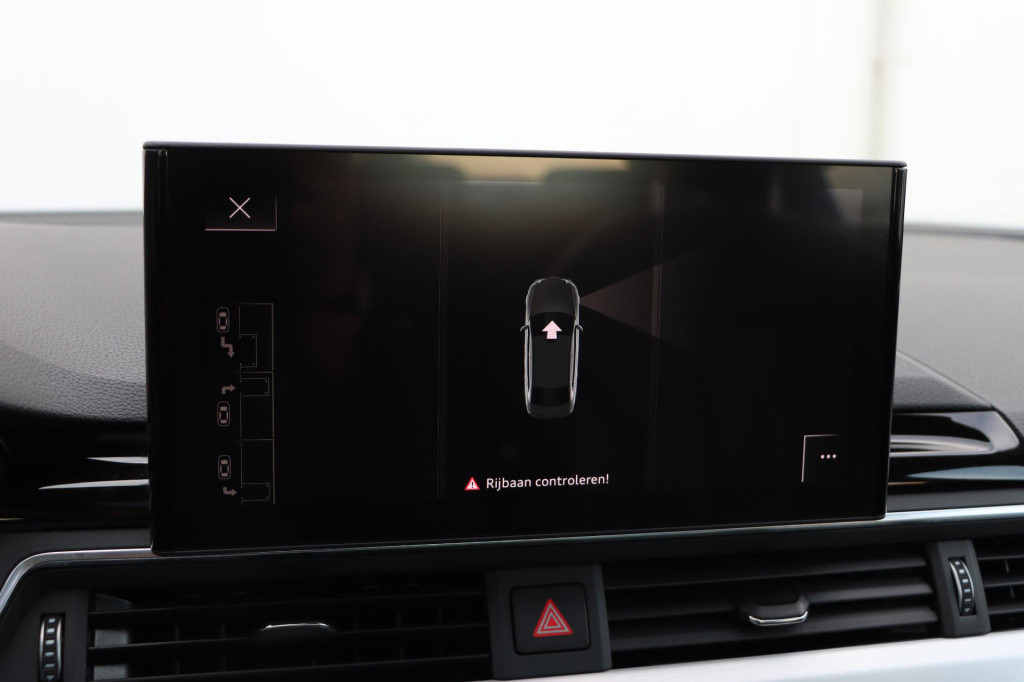 Audi A4 limousine 35 tfsi launch edition sport