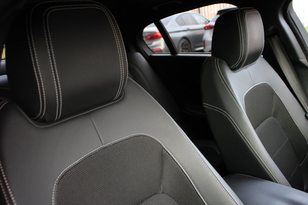 Jaguar Xe 2.0 r-sport | 200pk | el. stoelen | camera | afneembare trekhaak