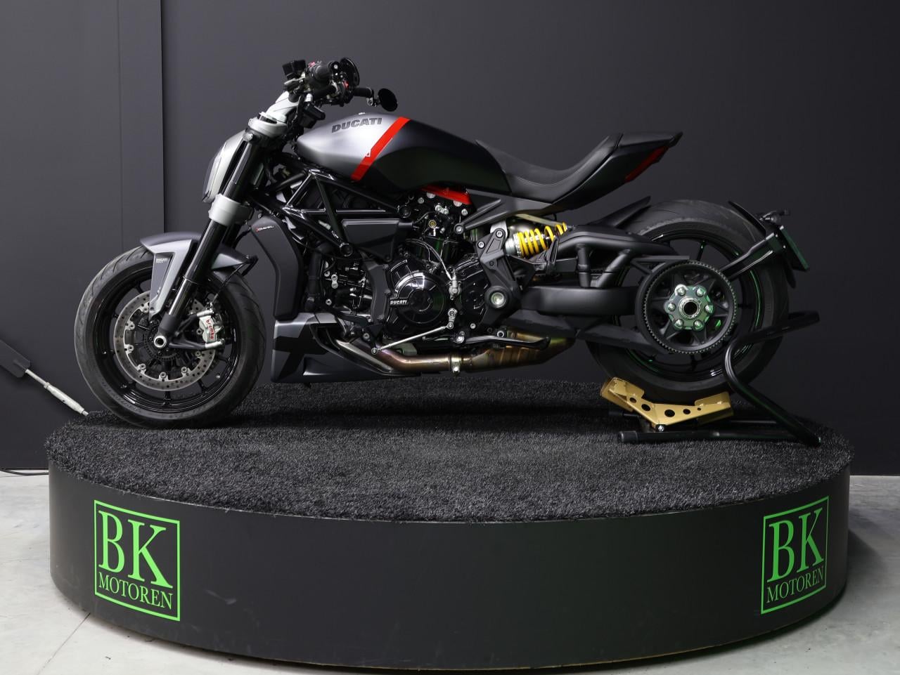 XDIAVEL BLACK STAR | 50st. Gelimiteerd!