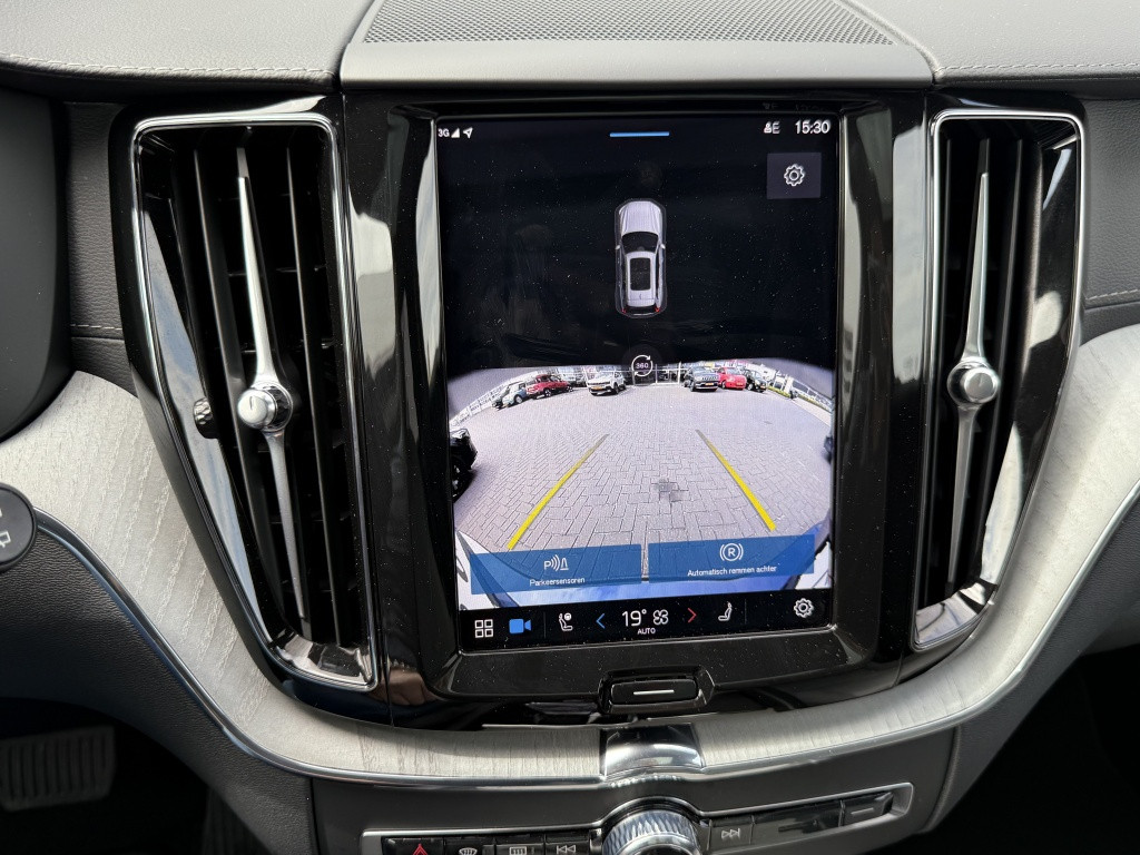 Volvo XC60 t8 455pk recharge ultra dark| full options ! luchtvering b&w sou