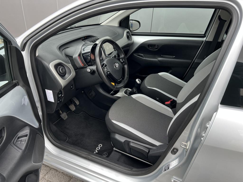 Toyota Aygo 1.0 vvt-i x-play airco | parkeercamera