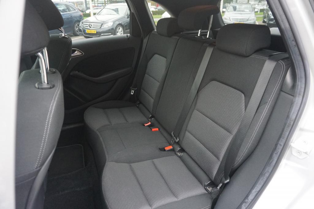 Mercedes-Benz B-Klasse 180 ambition style l facelift uitvoering l xenon l p