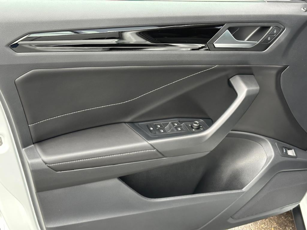 Volkswagen T-roc 1.5 tsi r-line | black style | panoramadak | 19 inch | cam