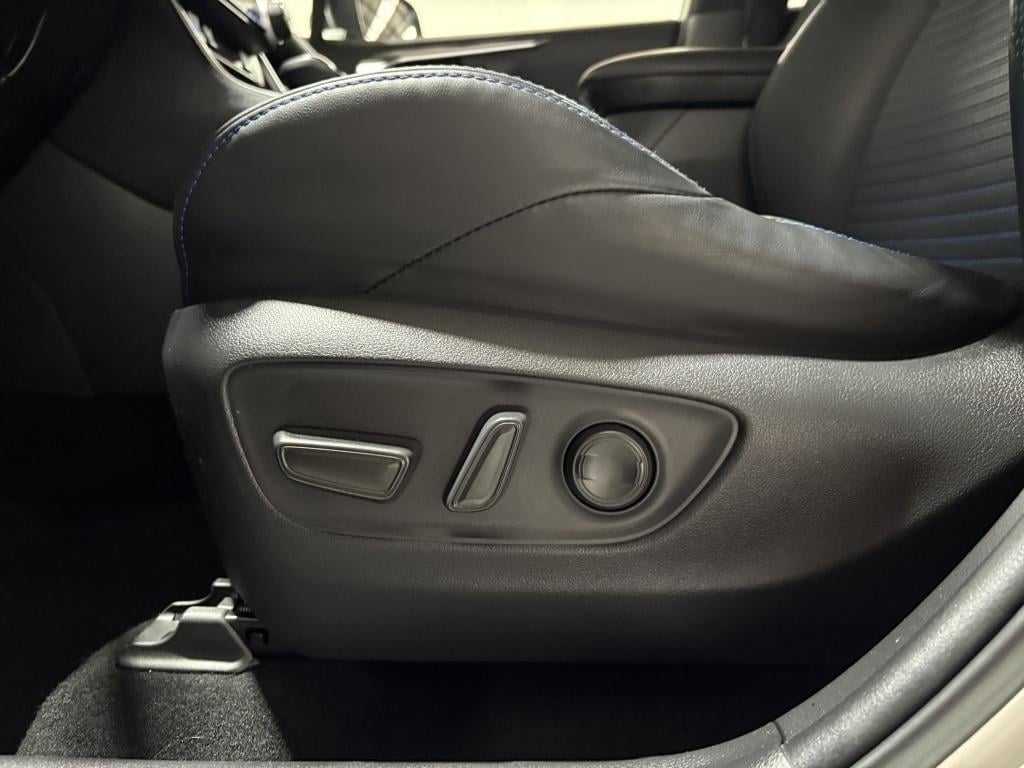 Toyota Rav4 2.5 hybrid awd bi-tone | innovation pack