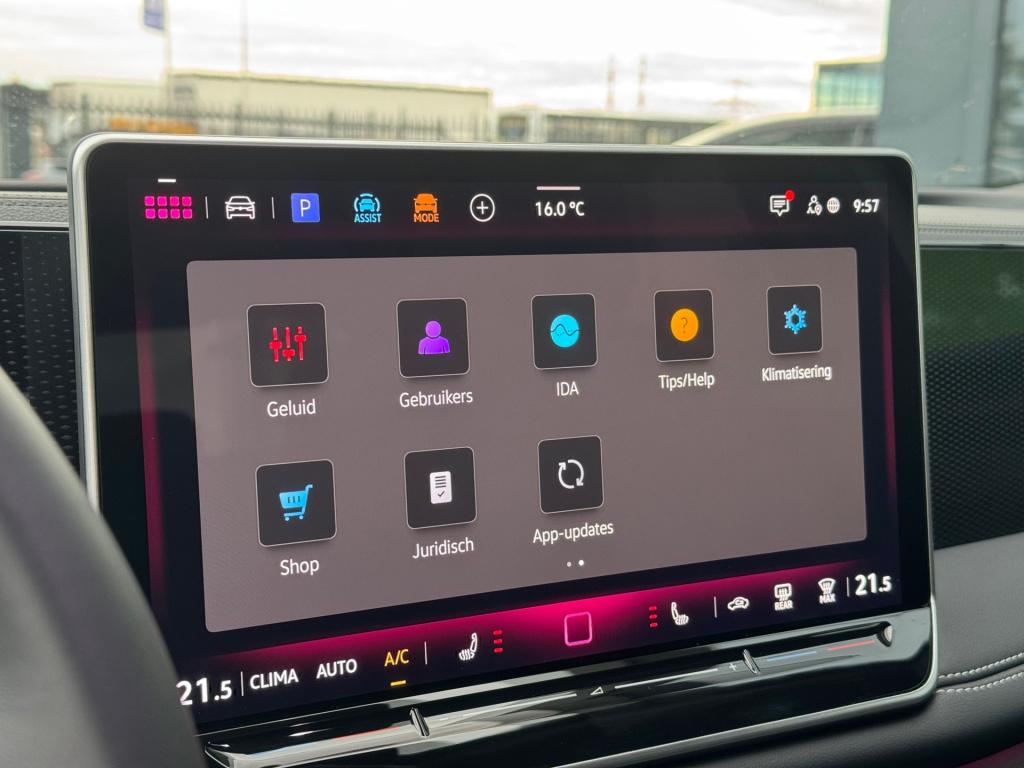 Volkswagen Tiguan 1.5 etsi goal * acc * 360 camera * trekhaak * lane + side