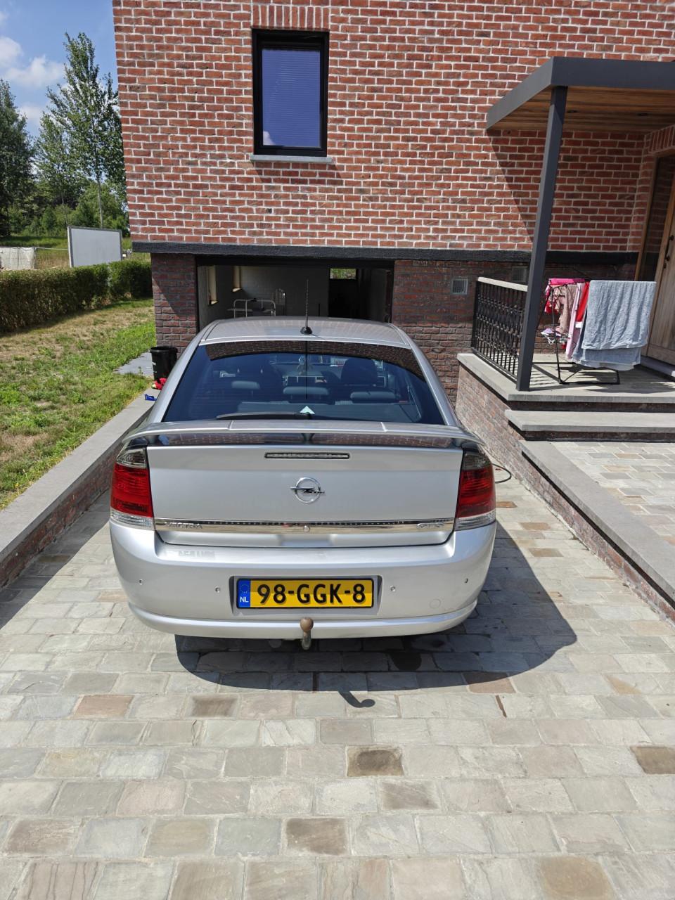 Te koop zeer mooie OPEL VECTRA GTS 1.8