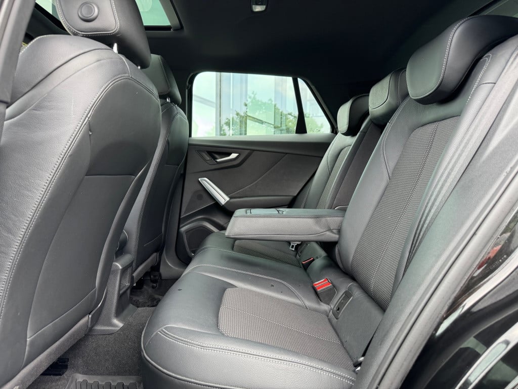 Audi Q2 1.4 tfsi cod s-line * panoramadak * trekhaak * 1e eigenaar
