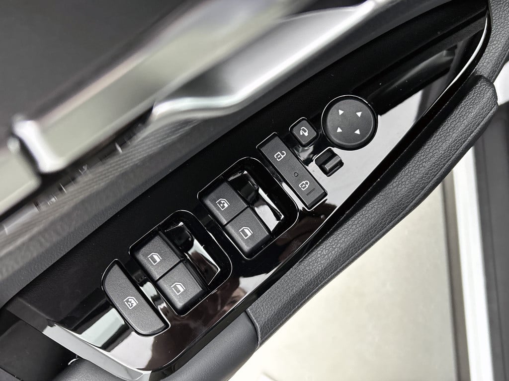 Kia Sportage 1.6 t-gdi plug-in hybrid awd dynamicplusline panodak | stoel/s