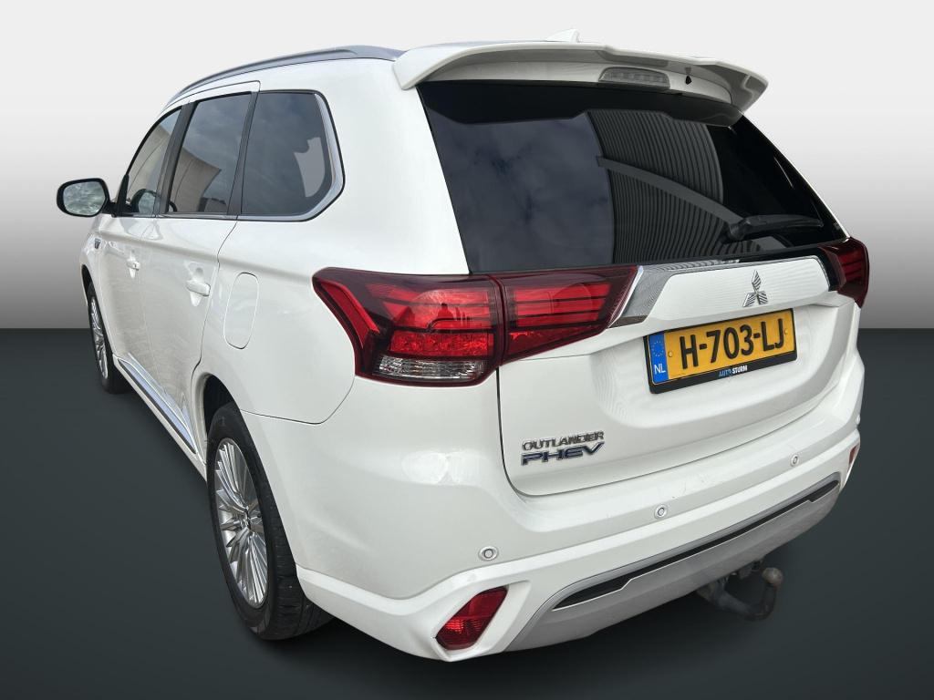 Mitsubishi Outlander 2.4 phev pure+