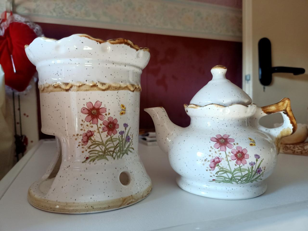 Vintage keramieken theepot met Rechaud theelicht