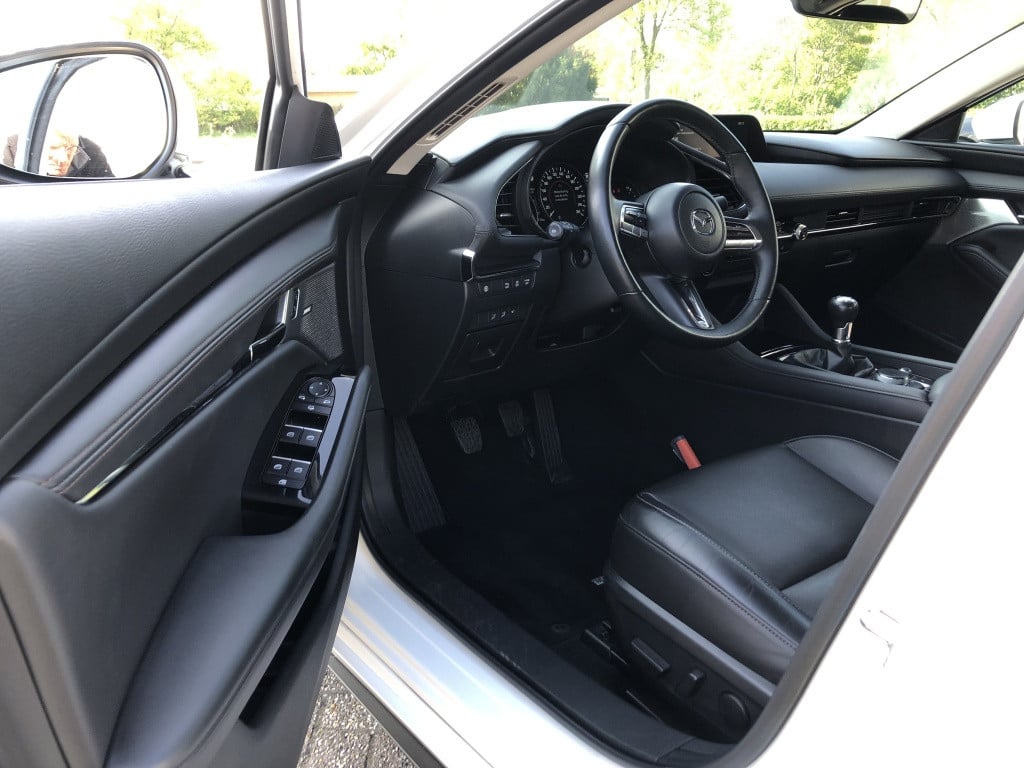 Mazda 3 2.0 sa-x comf. bose leer trh.afn.