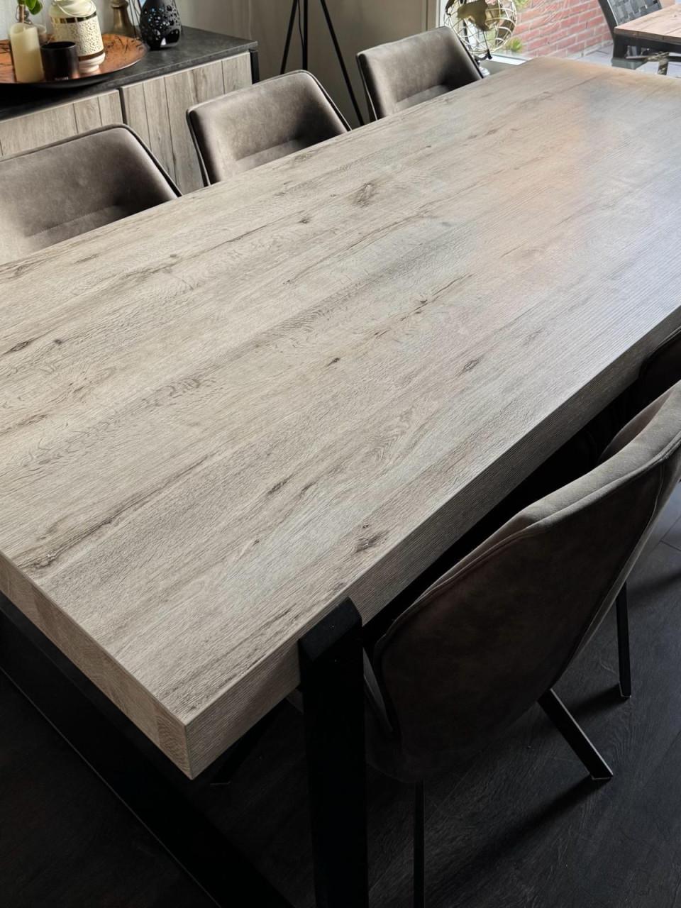 Lichtgrijze eetkamertafel 226 x 100 x 78 cm