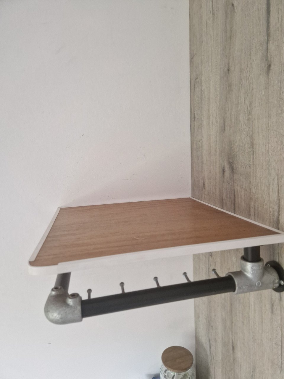Boord voor aan de muur