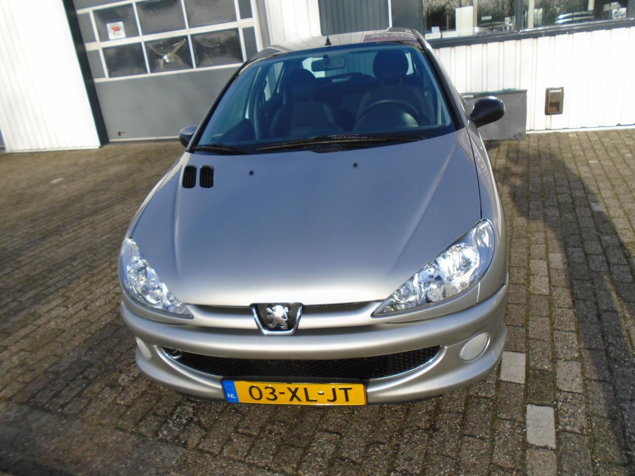 Peugeot 206