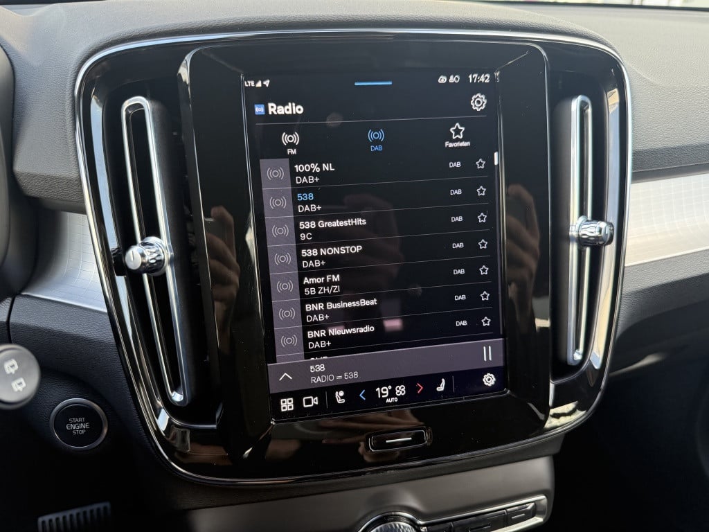 Volvo XC40 b4 197pk aut7| plus dark| adap.cruise| trekhaak| camera| elek.st