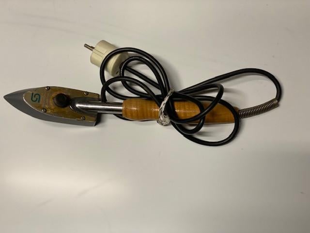 Mini strijkijzer voor de hobby