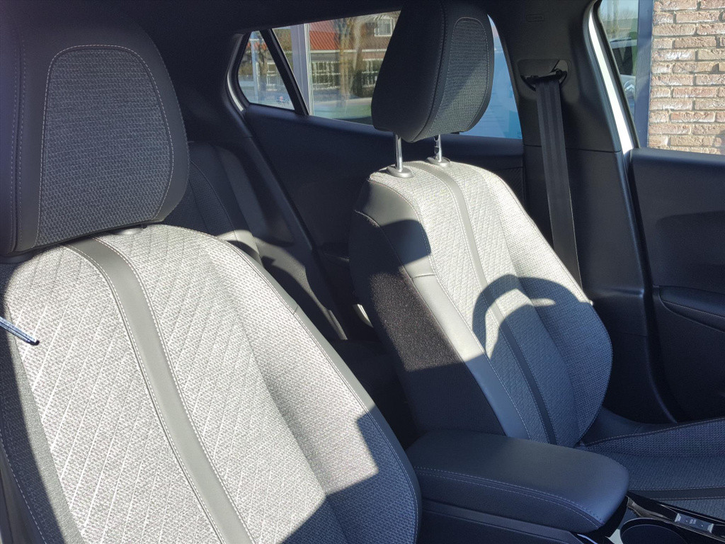 Peugeot 2008 allure 1.2 puretech 100pk navigatie | achteruitrijcamera | app
