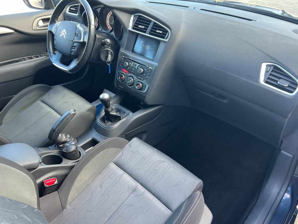 Citroen C4 1.6 vti collection, navi, trekhaak enz...