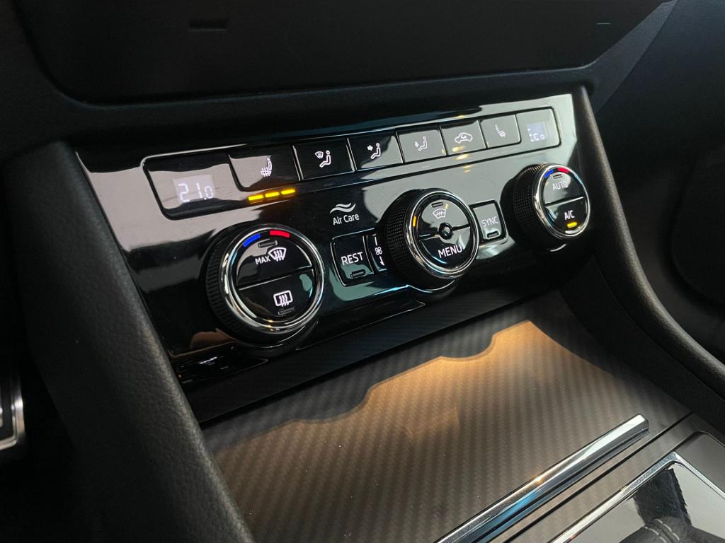 Skoda Superb combi 1.4 tsi iv sportline business