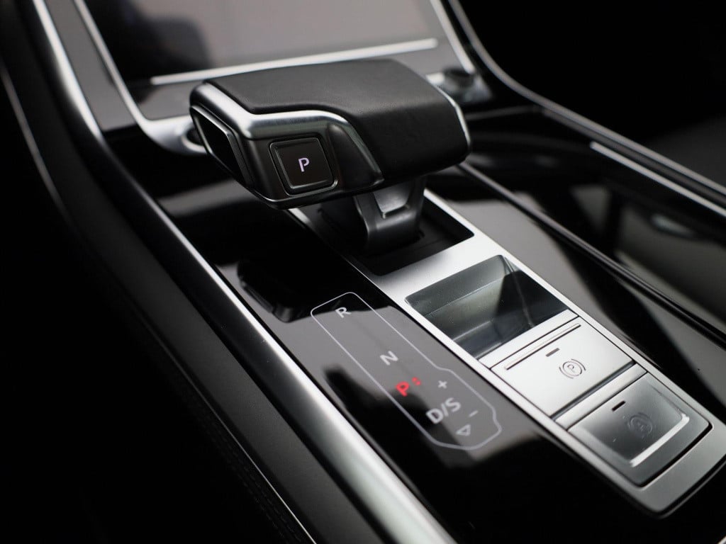 Audi Q7 55 tfsi e quattro pro line plus | nl auto | panoramadak | luchtveri