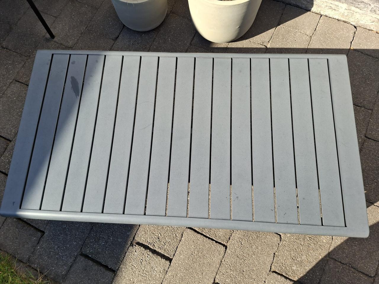 Mooie grijze lounge tafel