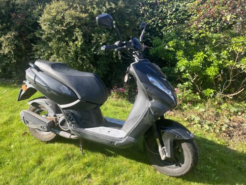 Scooter- Peugeot Streetzone te koop