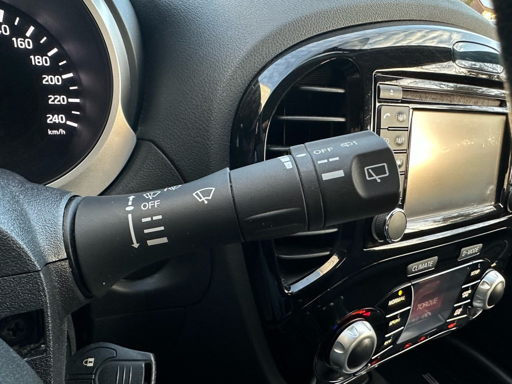 Nissan Juke 1.6 connect ed. cruise control / camera / climate