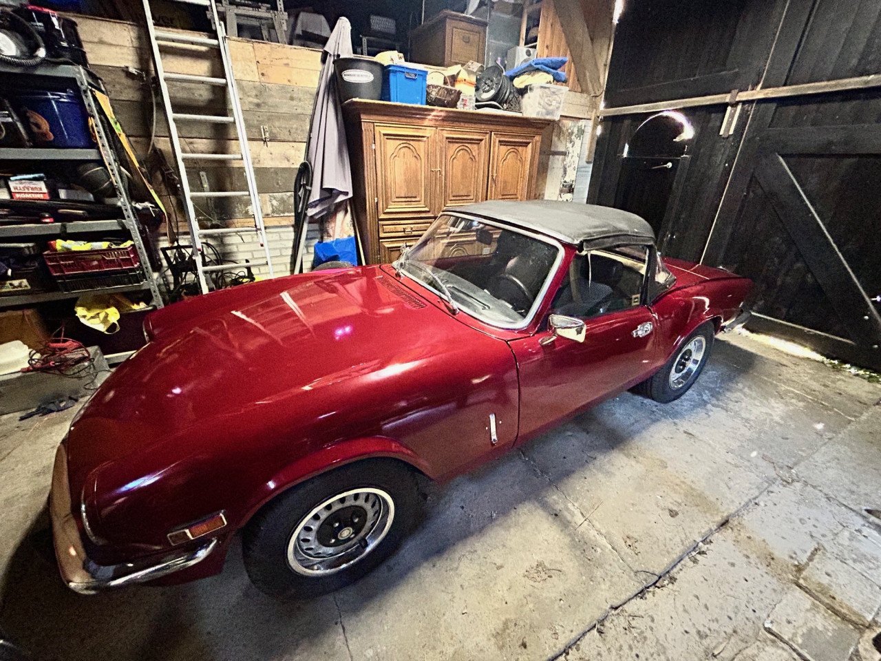 Triumph Spitfire 1500 TC, rood, cabrio softtop, APK tot 08/26