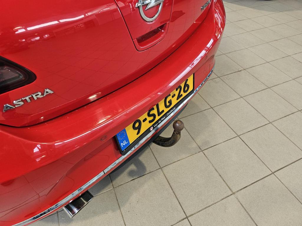 Opel Astra 1.6 turbo cosmo