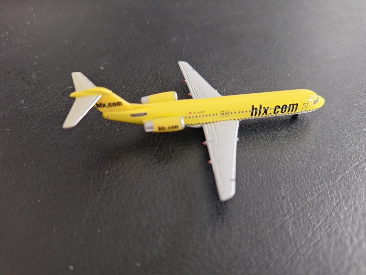 Diecast model Fokker 100, 1:500