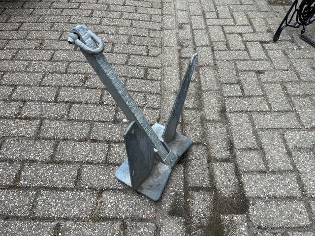 Poolanker gegalvaniseerd 22 kg