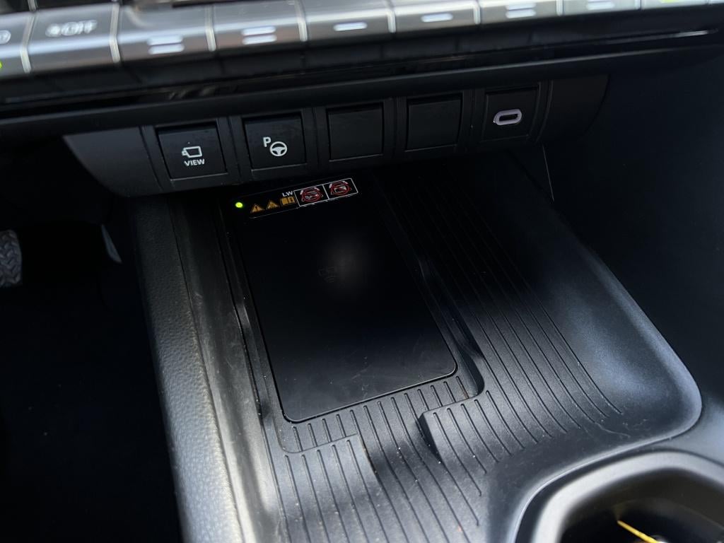 Toyota C-hr 1.8 hybr 140 first