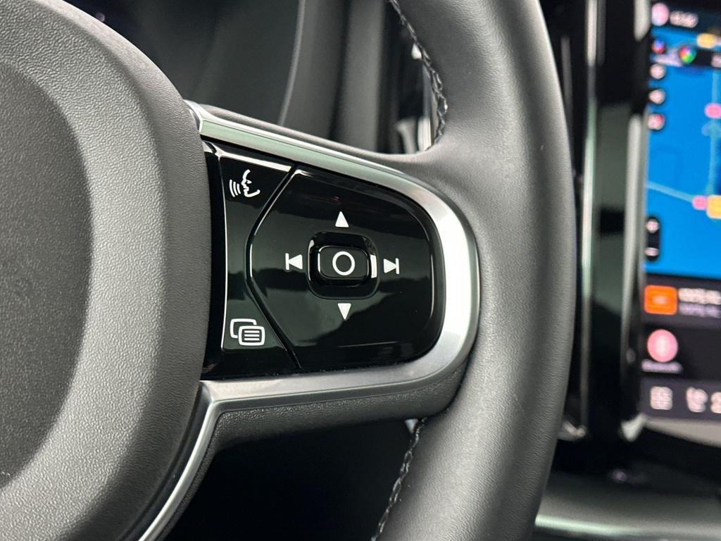 Volvo XC60 t6 398pk recharge black edition ultra| pano| luchtvering| 360 ca