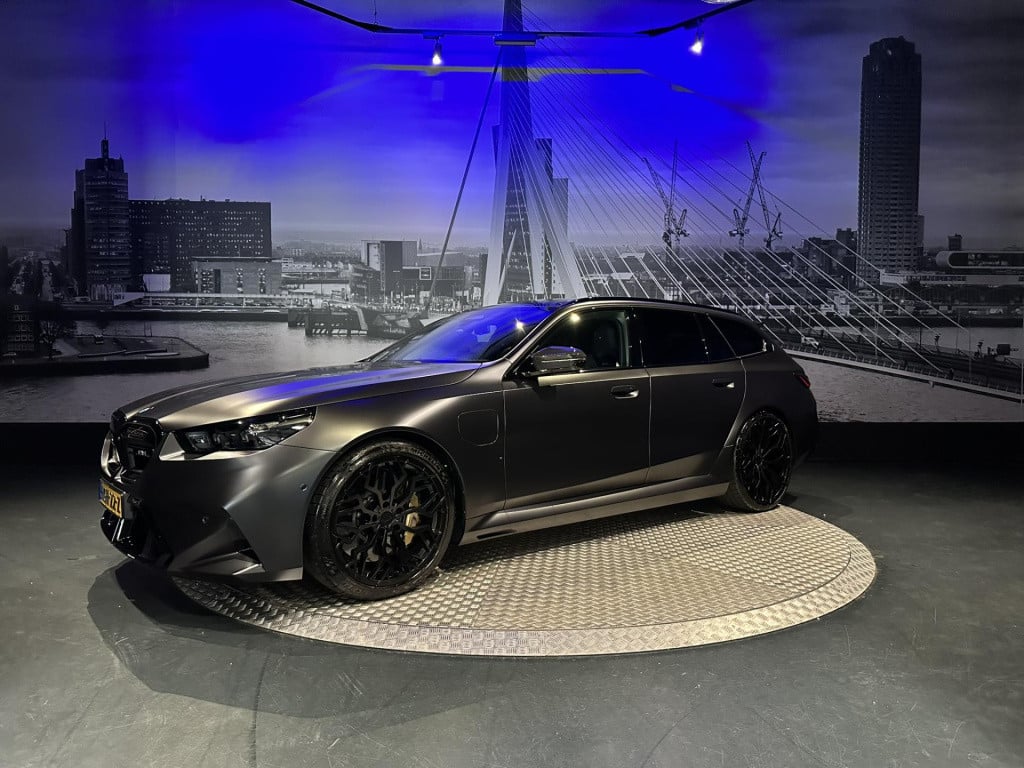BMW M5 5-serie touring *keramisch*pano*bowers&wilkins*nl*