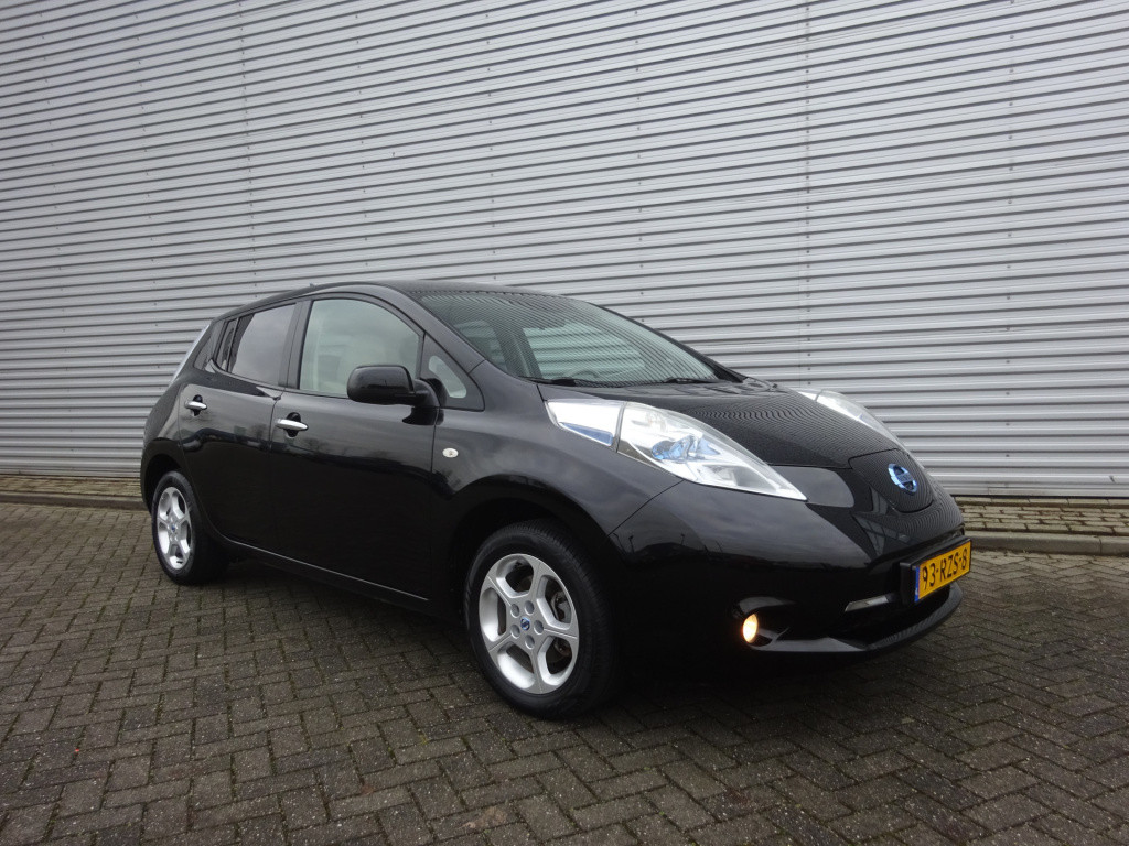 Nissan Leaf base 24 kwh climate / cruise / navi / camera / nap