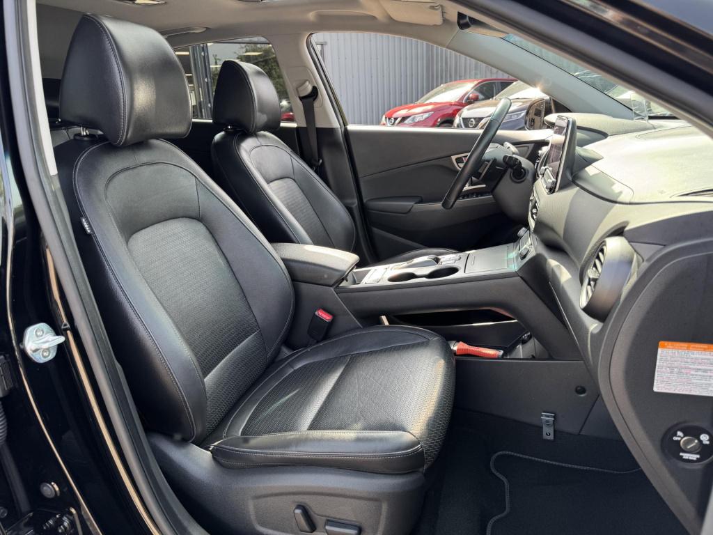 Hyundai Kona ev premium 64 kwh black edition soh 96,4% + schuif-/kanteldak!