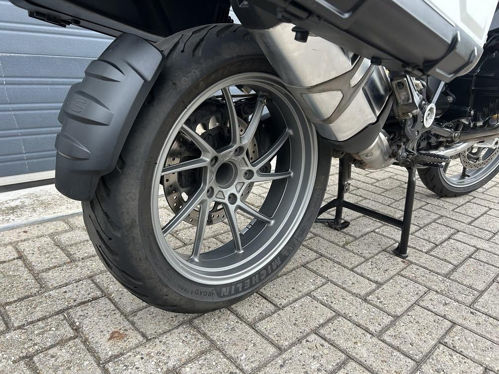 Frisse BMW R1200GS uit 2015 met 76dkm, 1e eig, vario kofferset etc €8995,-