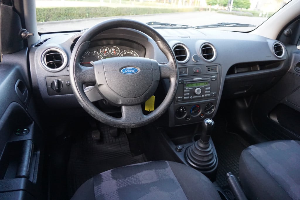 Ford Fusion 1.4-16v champion airco / elektr. ramen / trekhaak / nap