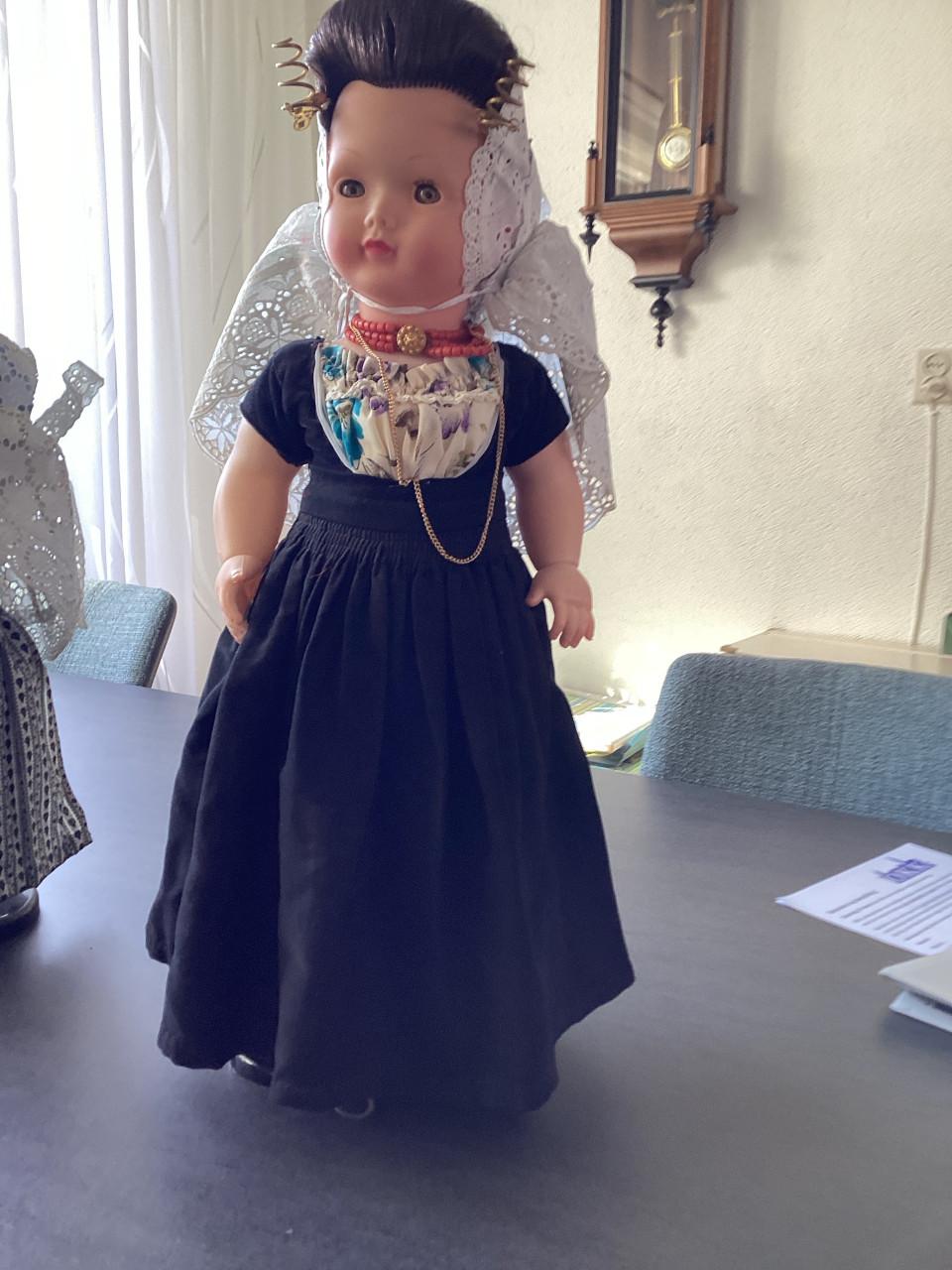 Klederdracht Poppen.