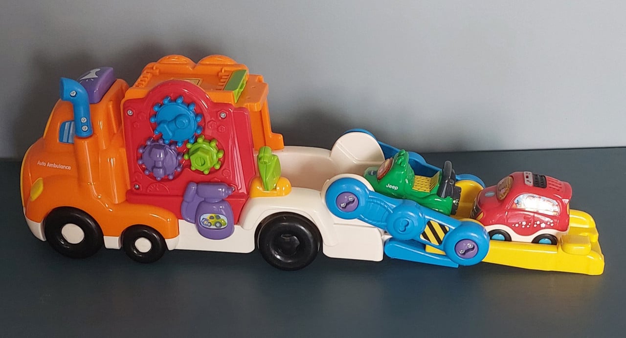 Toettoet auto V-tech - auto ambulance