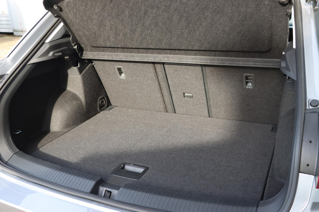 Volkswagen T-roc 1.5 tsi life edition 150pk