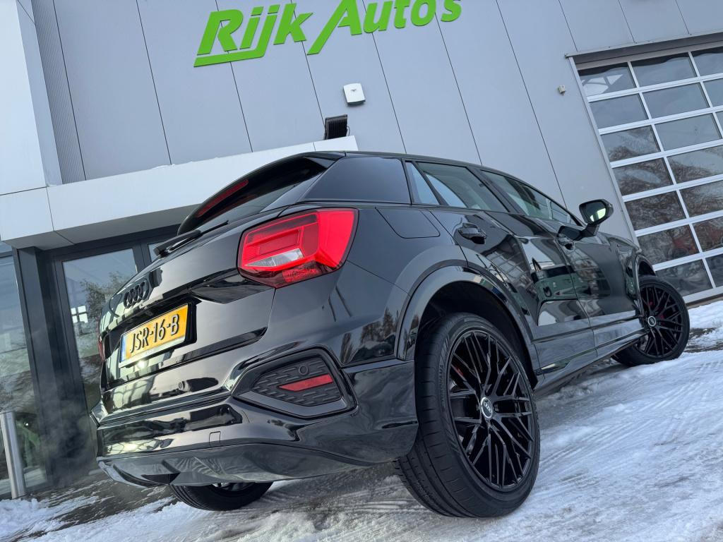 Audi Q2 1.5 tfsi *s edition . virtual * camera * black pack