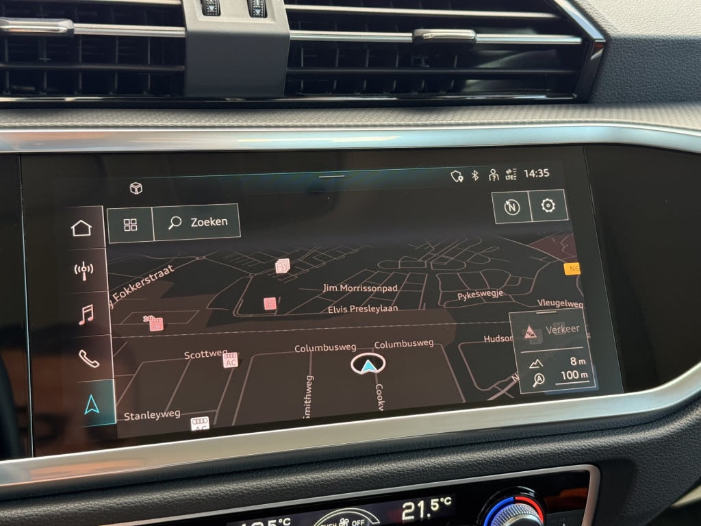 Audi Q3 sportback 45 tfsi e s-line | phev | matrix | stoelverwarming | digi