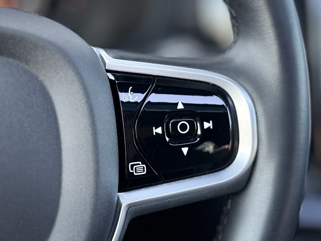 Volvo V60 v60 t6 340pk r-design| panodak| adap.cruise| 360camera| hud| key