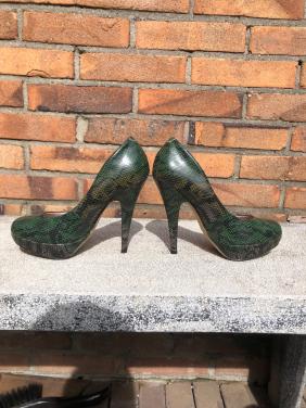Groene pumps maat 36