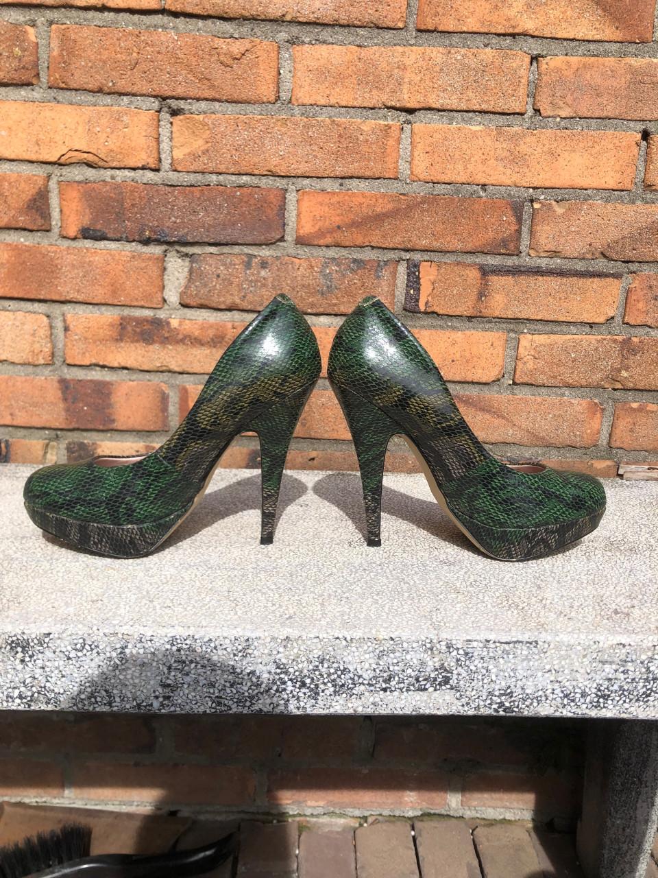Groene pumps maat 36
