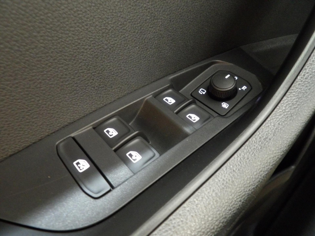 Skoda Karoq 1.5 tsi greentech act150pk sportline business